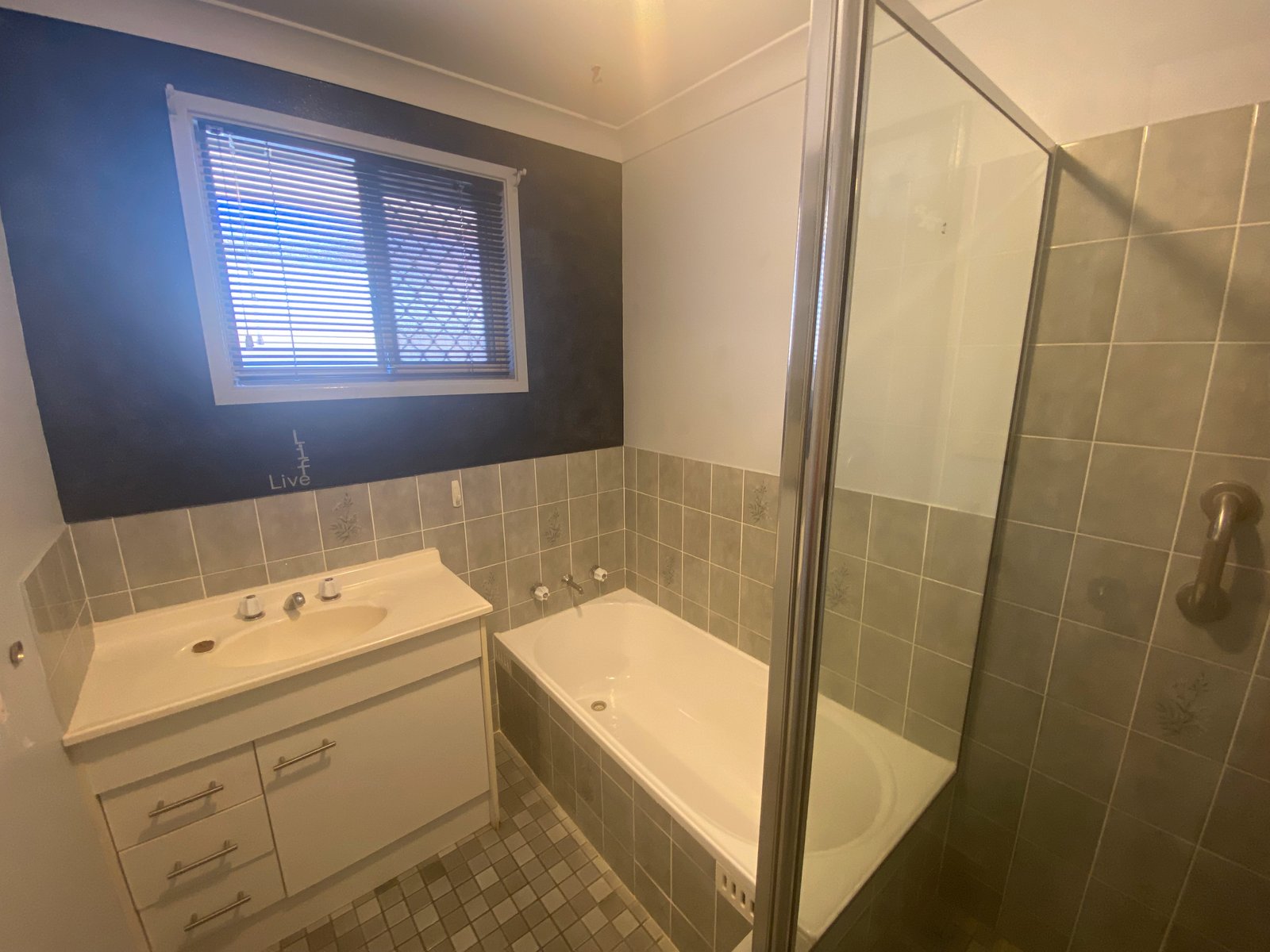 2 Hamilton Court TAMWORTH 9