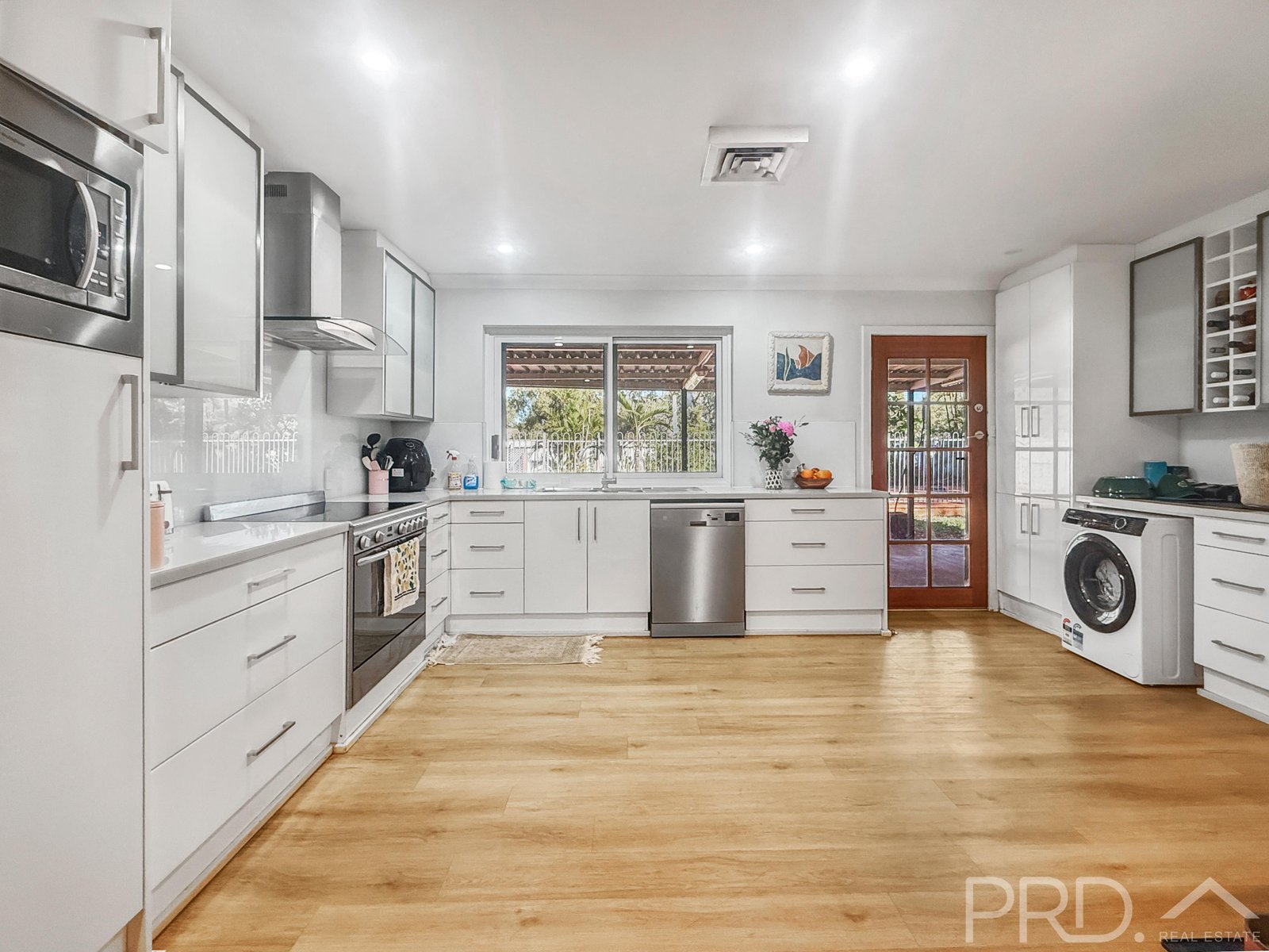 2 Hardey Crescent DAMPIER 2