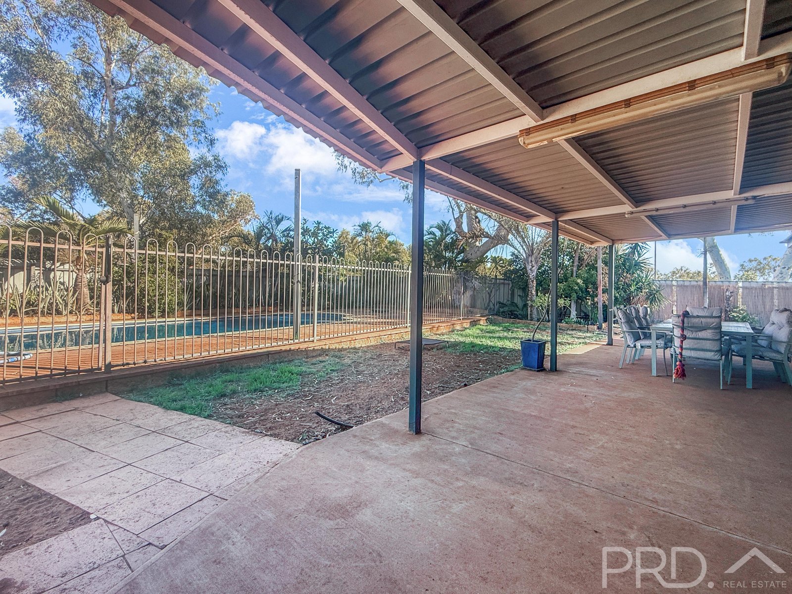 2 Hardey Crescent DAMPIER 10