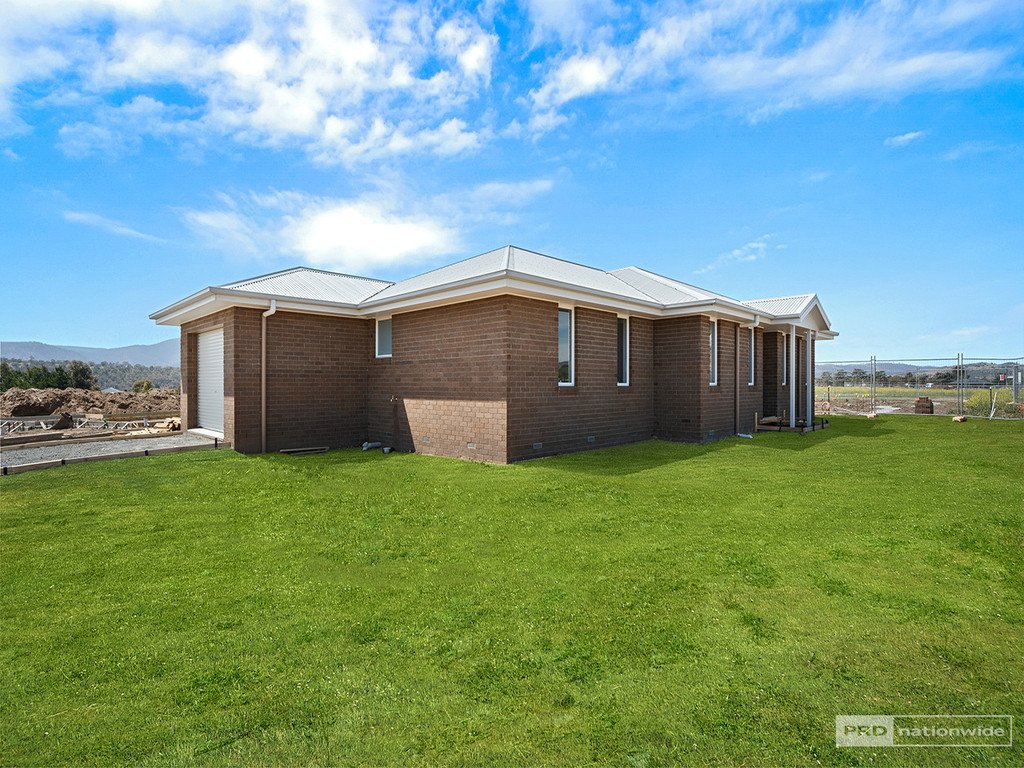 2 Hector Place BRIGHTON 9