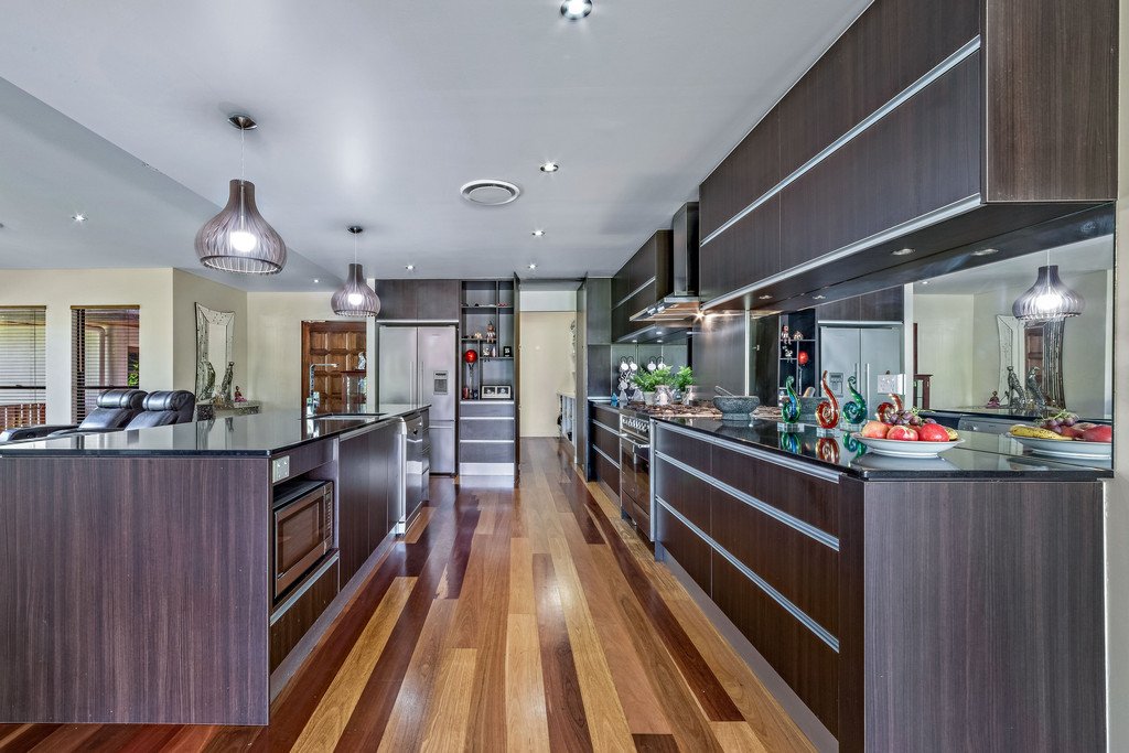 2 Henderson Street CANNON VALLEY 9