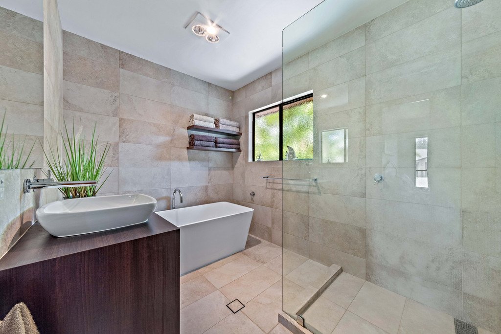 2 Henderson Street CANNON VALLEY 19