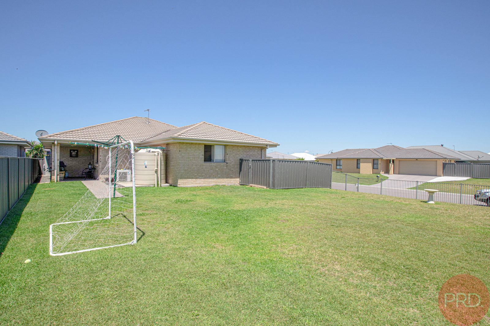 2 Hepburn Close RUTHERFORD 4