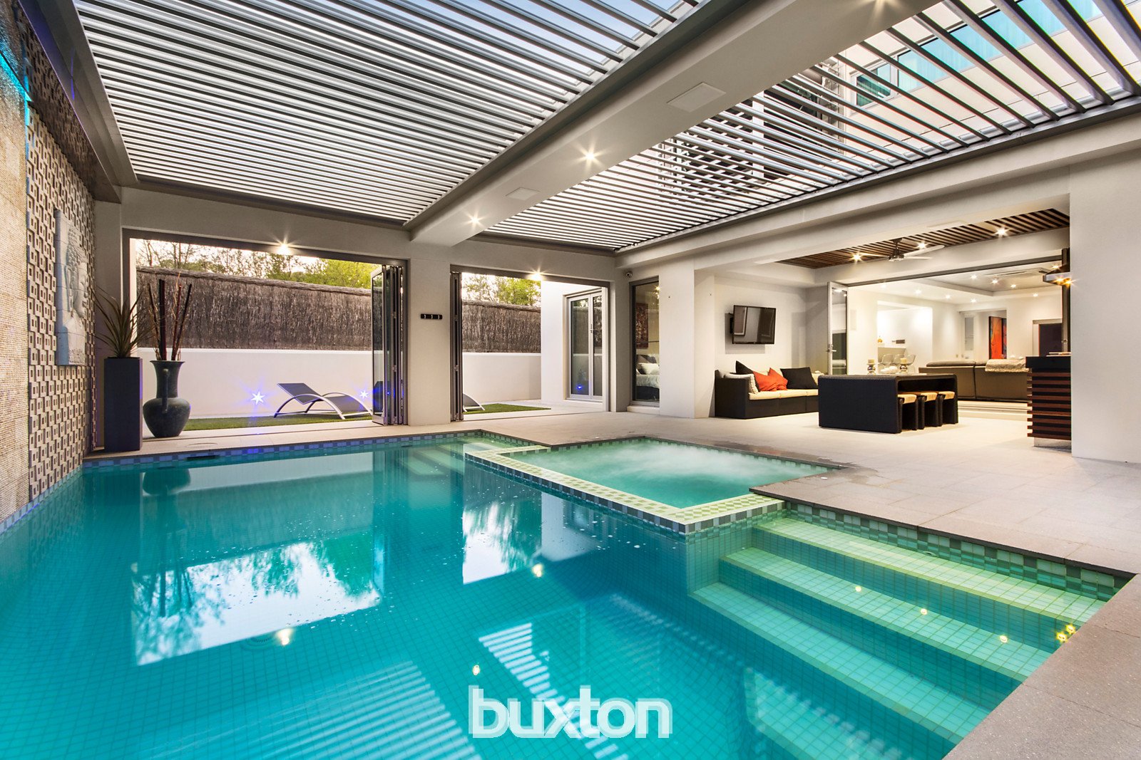 Gallery: 2 Heritage Drive