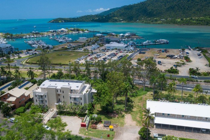 2 Hermitage Drive AIRLIE BEACH 5