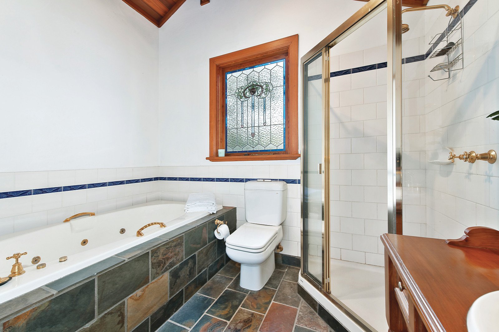 2 High Street, Mont Albert, VIC