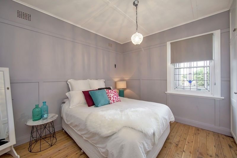 2 High Street TAMWORTH 4