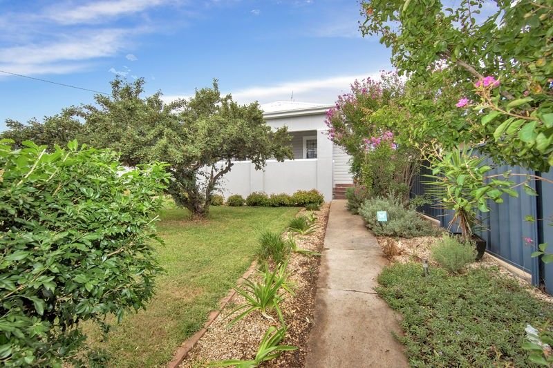 2 High Street TAMWORTH 8