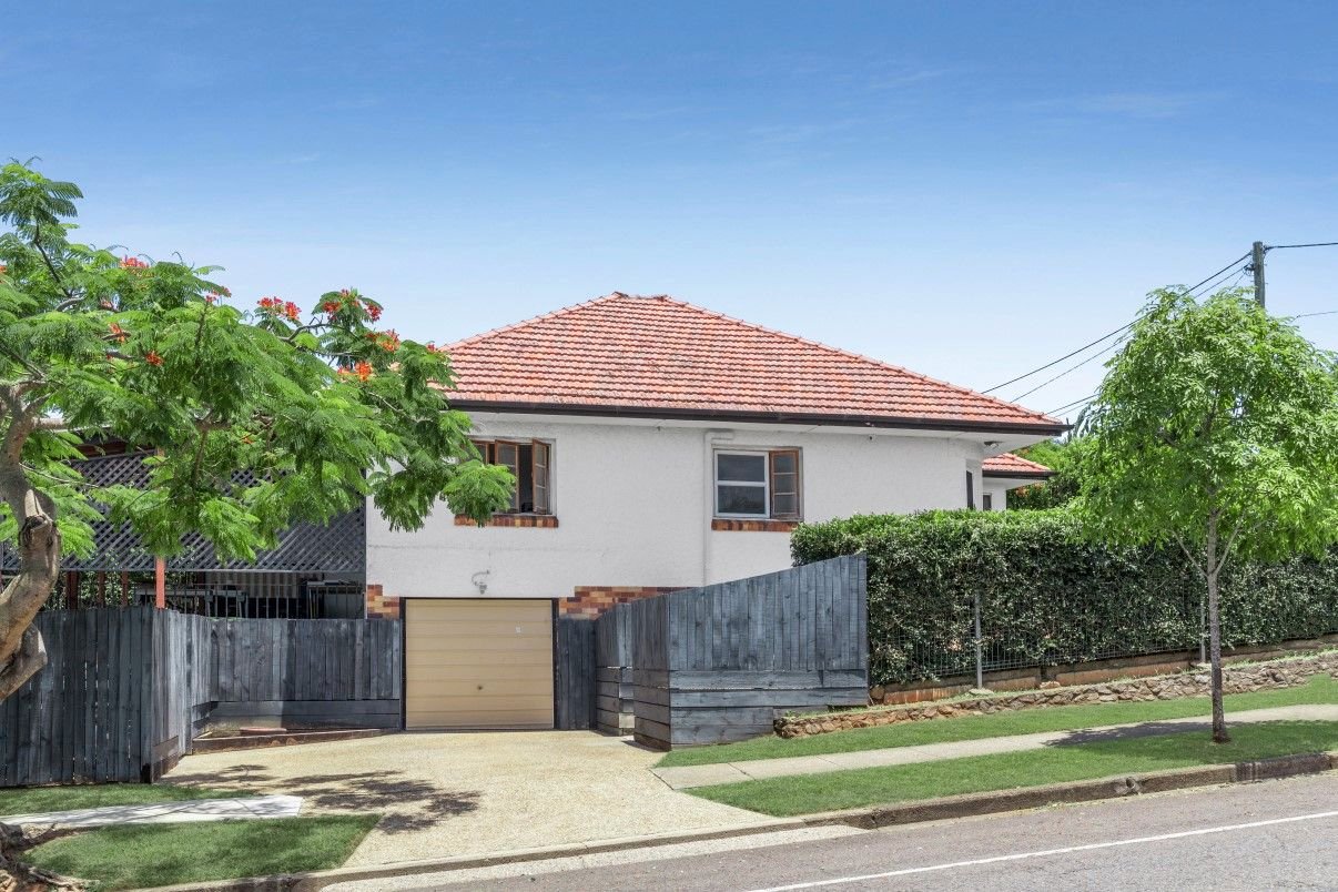 2 Highcrest Ave  WAVELL HEIGHTS 2