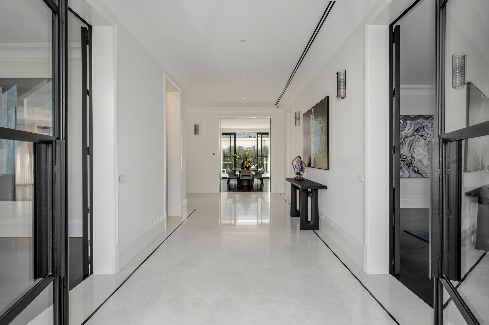 2 Highgate Hill, Toorak, 3142