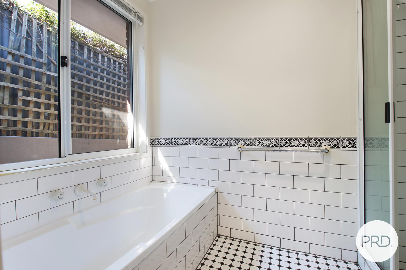 2 Highgrove Place WEST ALBURY 18