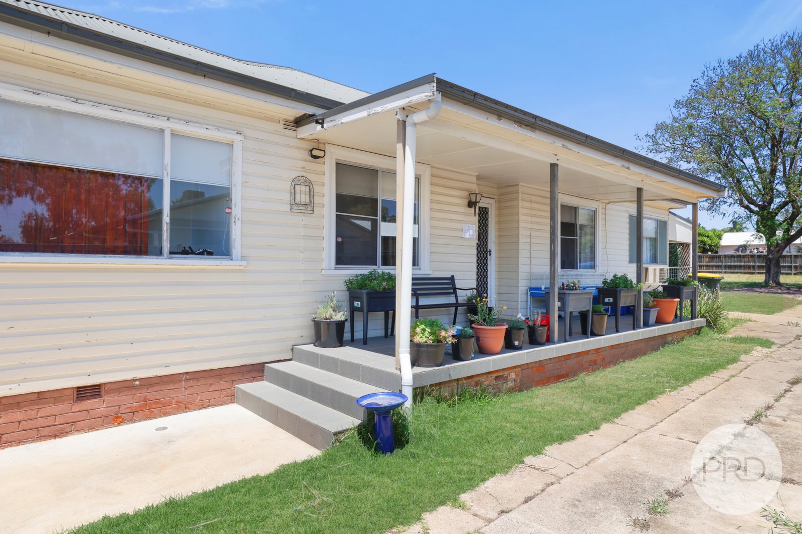 2 Hillvue Road TAMWORTH 4