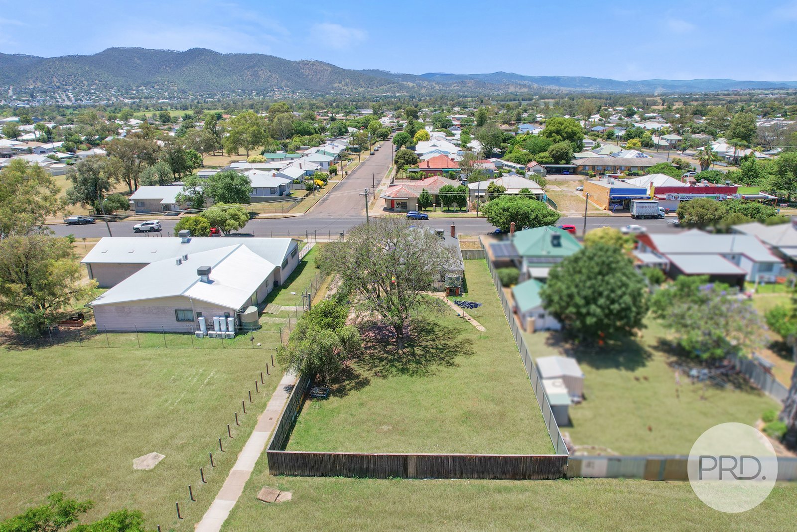 2 Hillvue Road TAMWORTH 18