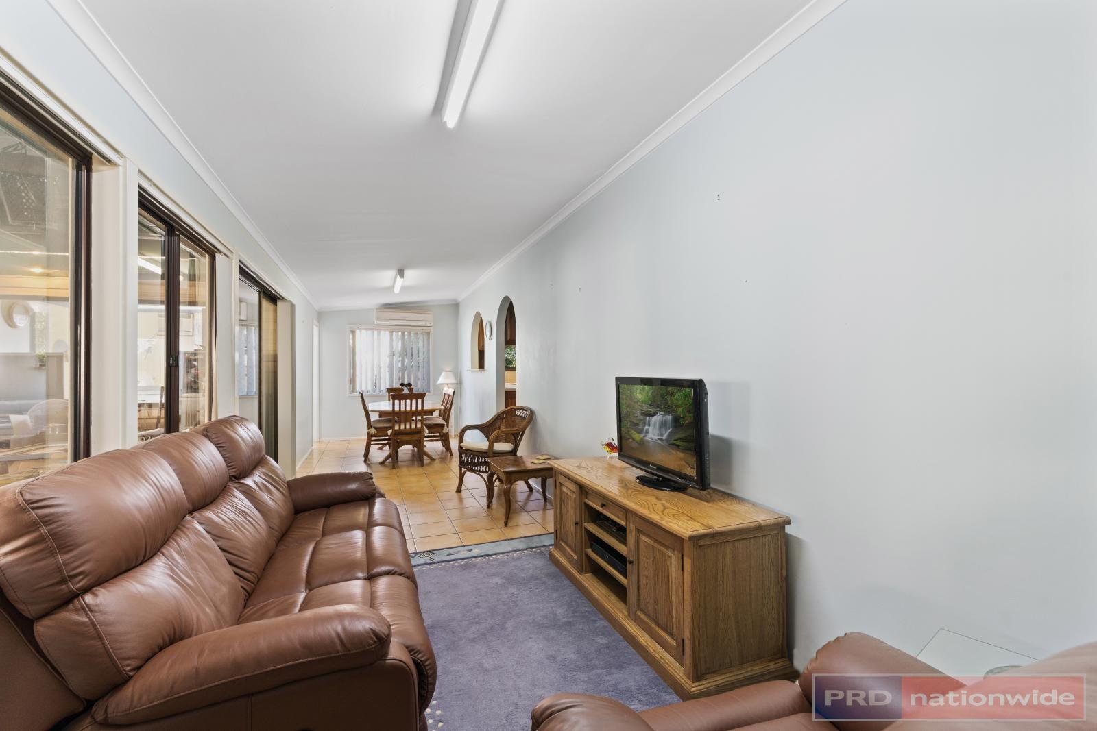 2 Hodgkinson Crescent PANANIA 6