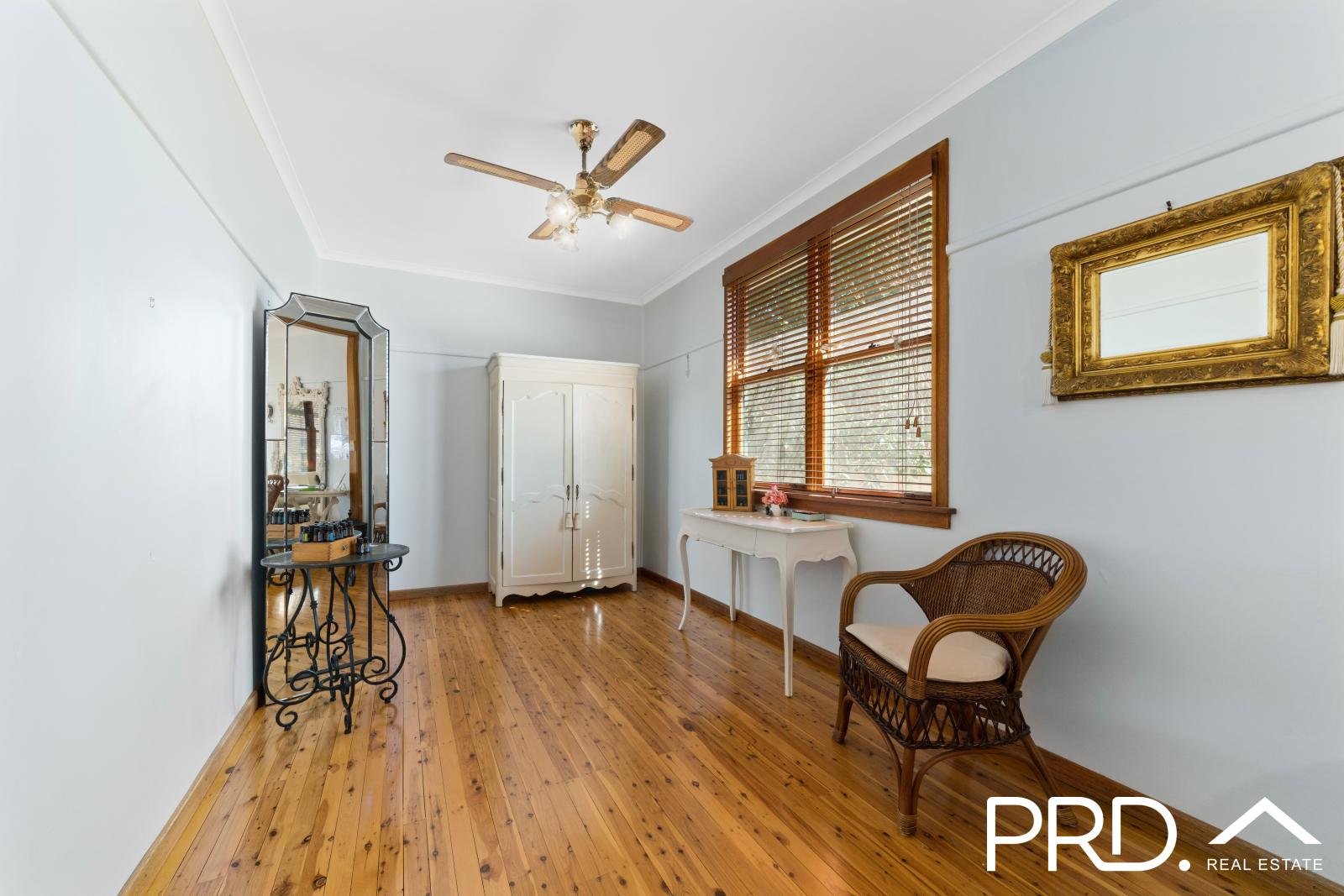 2 Hodgkinson Crescent PANANIA 6