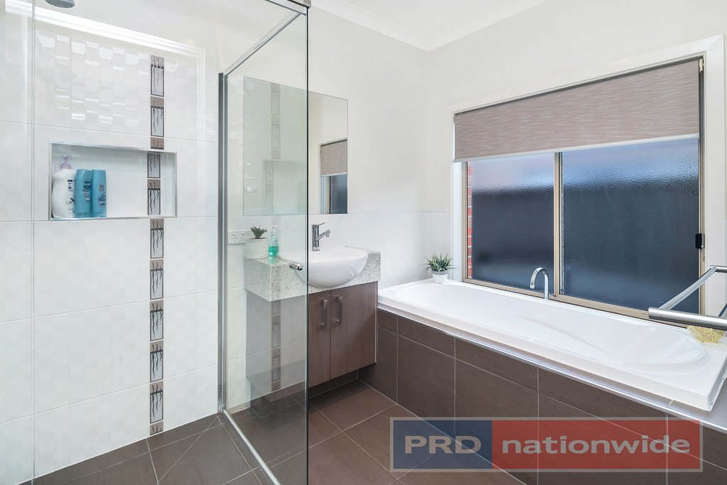 2 Holstein Close DELACOMBE 8