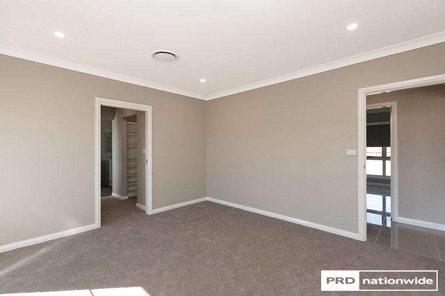 2 Hotson Drive TAMWORTH 9