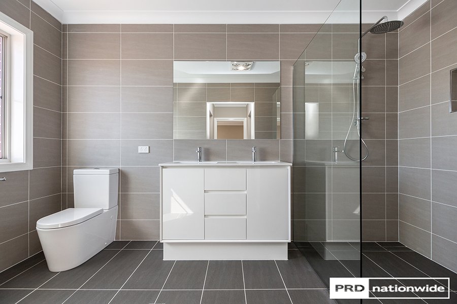 2 Hotson Drive TAMWORTH 12