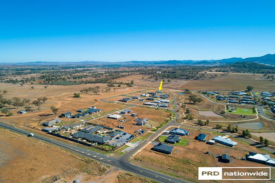 2 Hotson Drive TAMWORTH 24