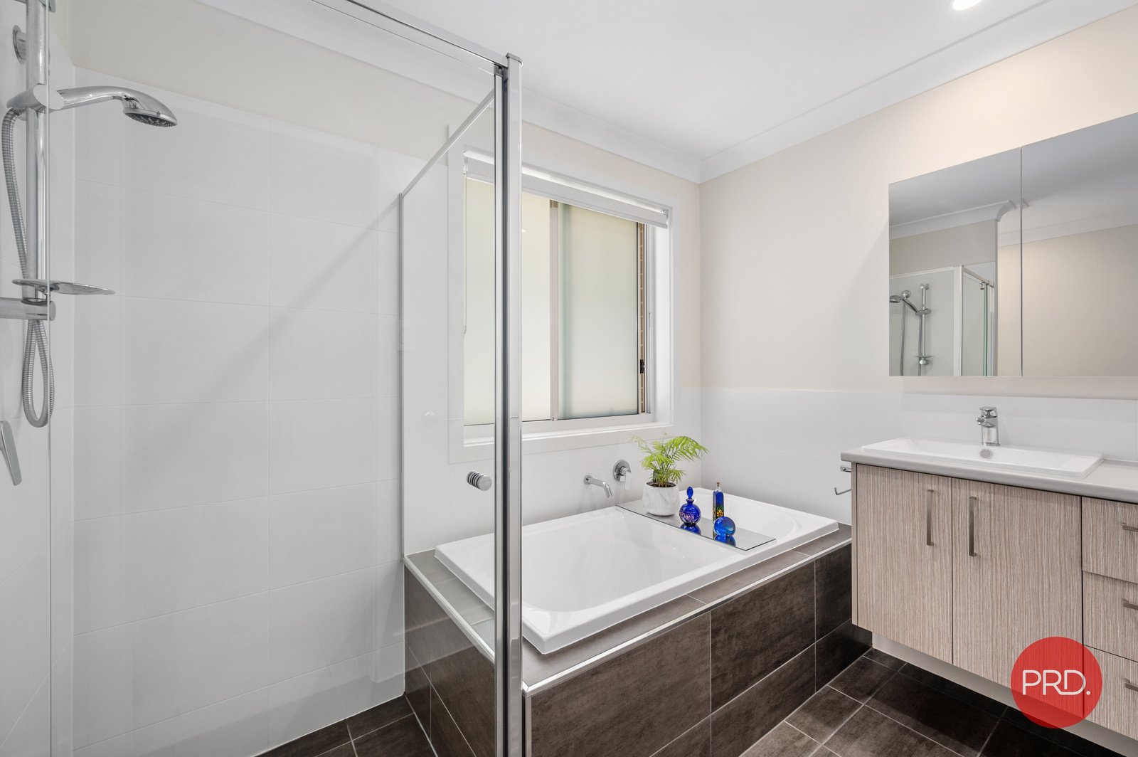 2 Humpback Crescent SAFETY BEACH 13