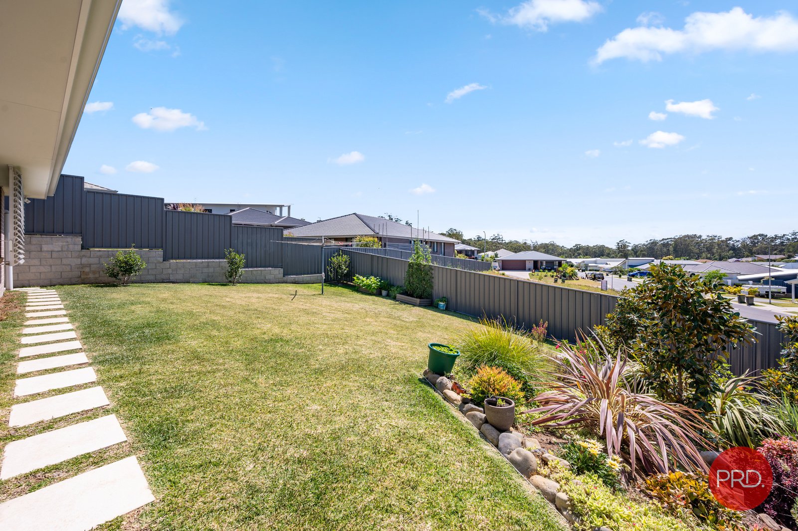 2 Humpback Crescent SAFETY BEACH 16