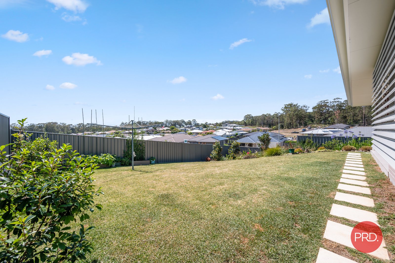 2 Humpback Crescent SAFETY BEACH 17