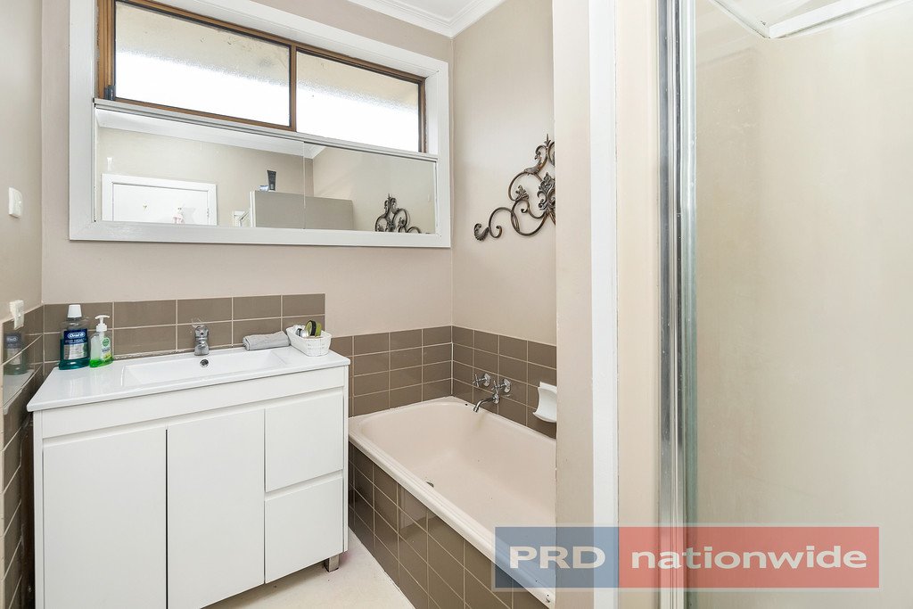 2 Hyde Park Road CRESWICK 8