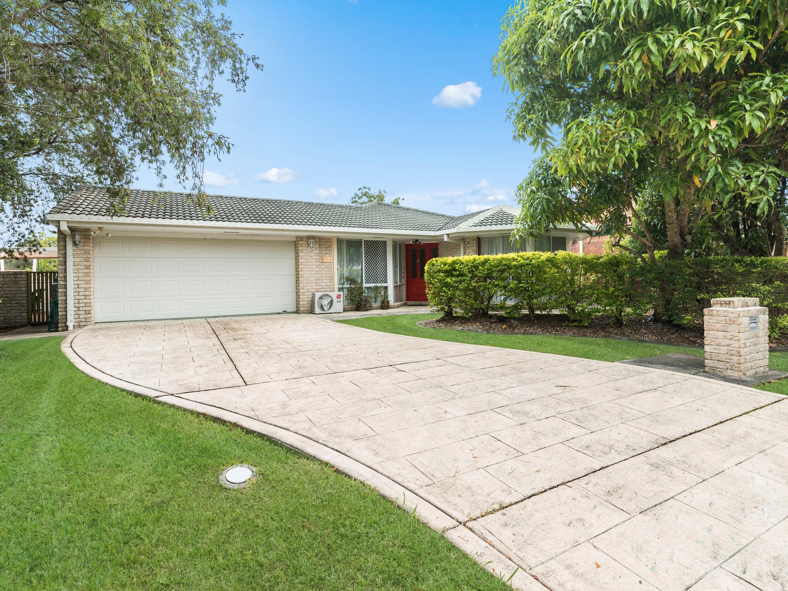 2 Hydrilla Court ELANORA 1