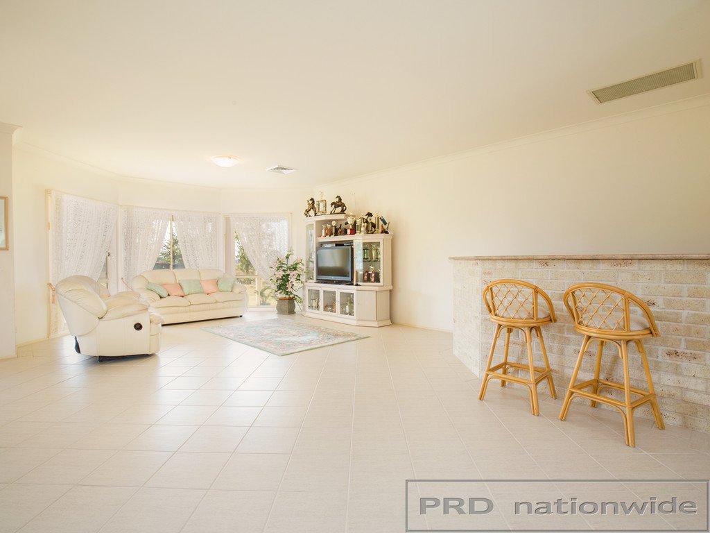 2 Iona Lane WOODVILLE 6
