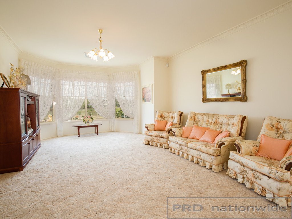 2 Iona Lane WOODVILLE 9