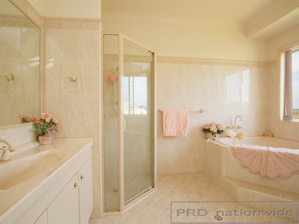 2 Iona Lane WOODVILLE 11