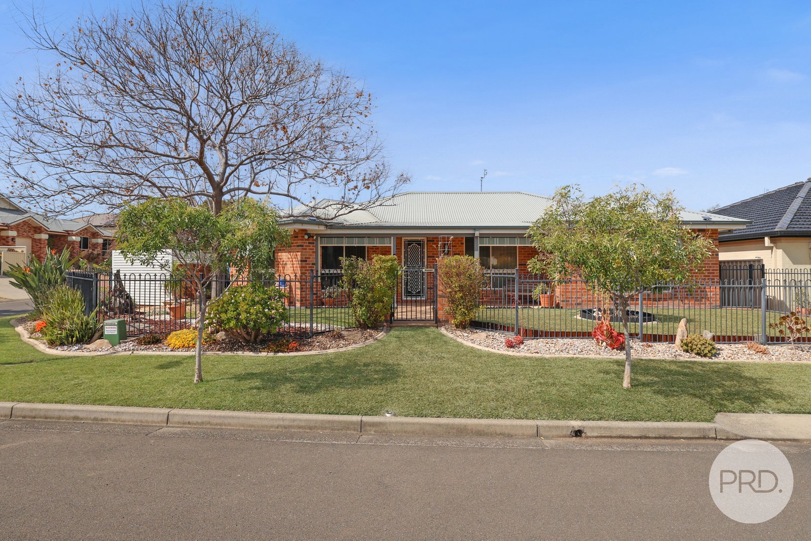 2 Ivory Place TAMWORTH 2