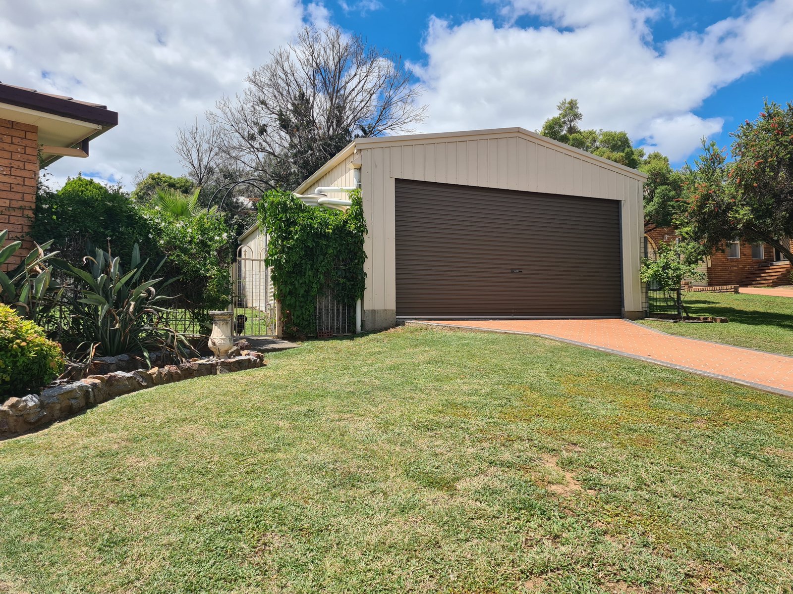 2 Jacaranda Place, TAMWORTH NSW 2340