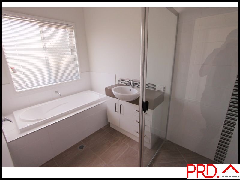 2 Jardine Crescent BOYNE ISLAND 6