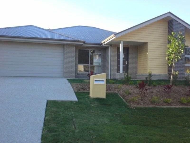 2 Josephine Street BOYNE ISLAND 1