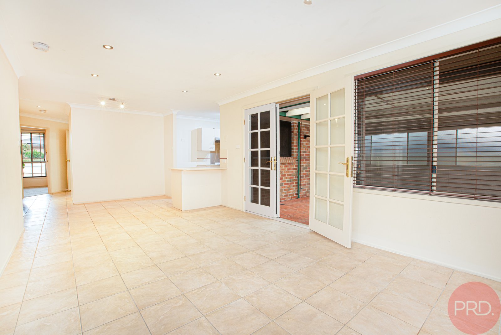 2 Joshua Close RUTHERFORD 8