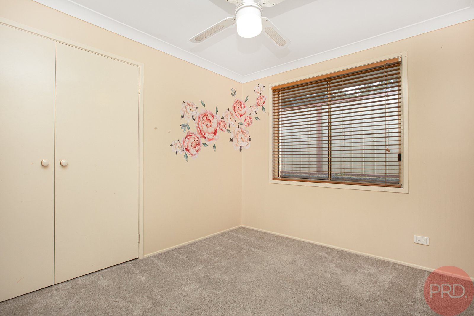 2 Joshua Close RUTHERFORD 16