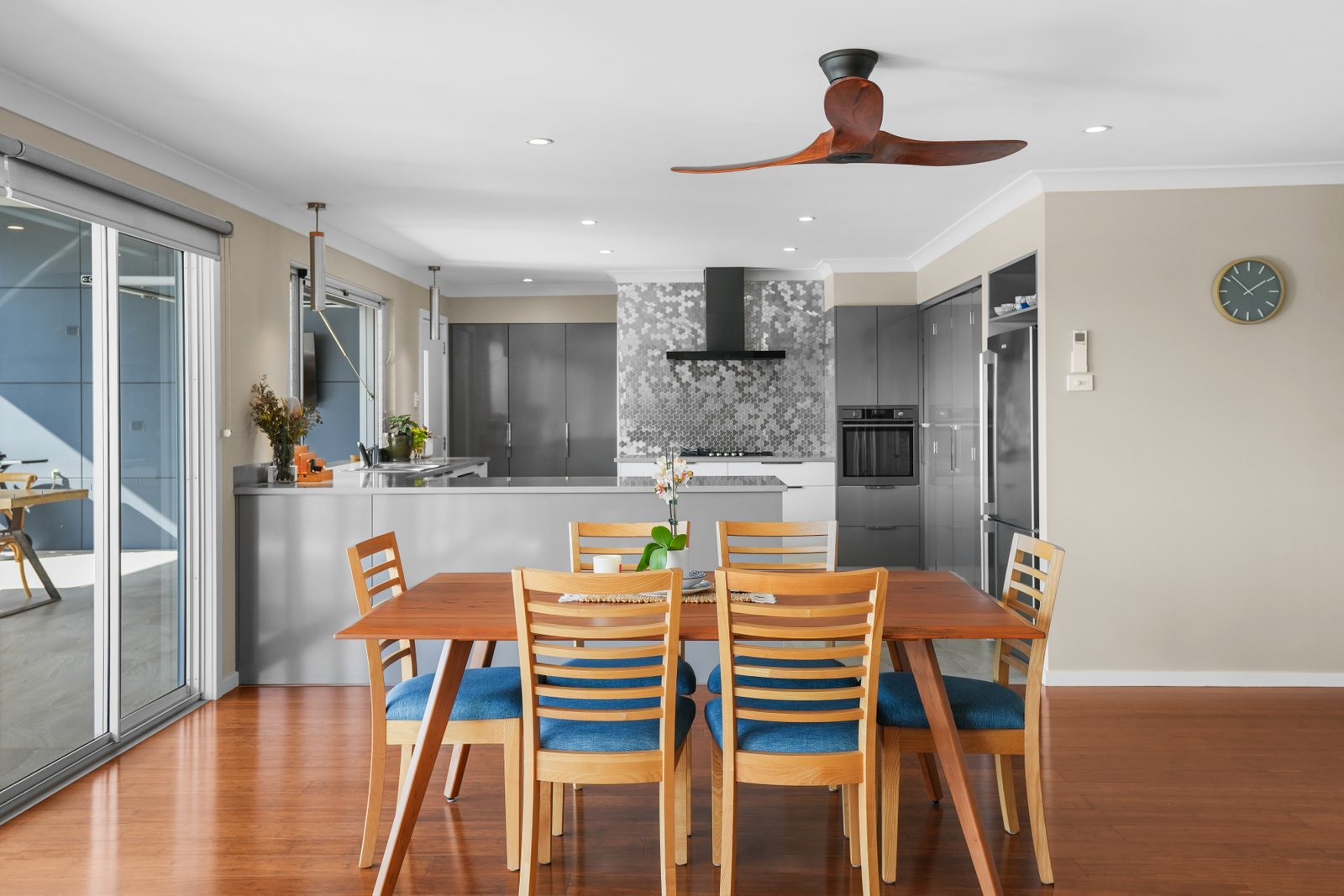 2 Kanangra Avenue CORLETTE 9