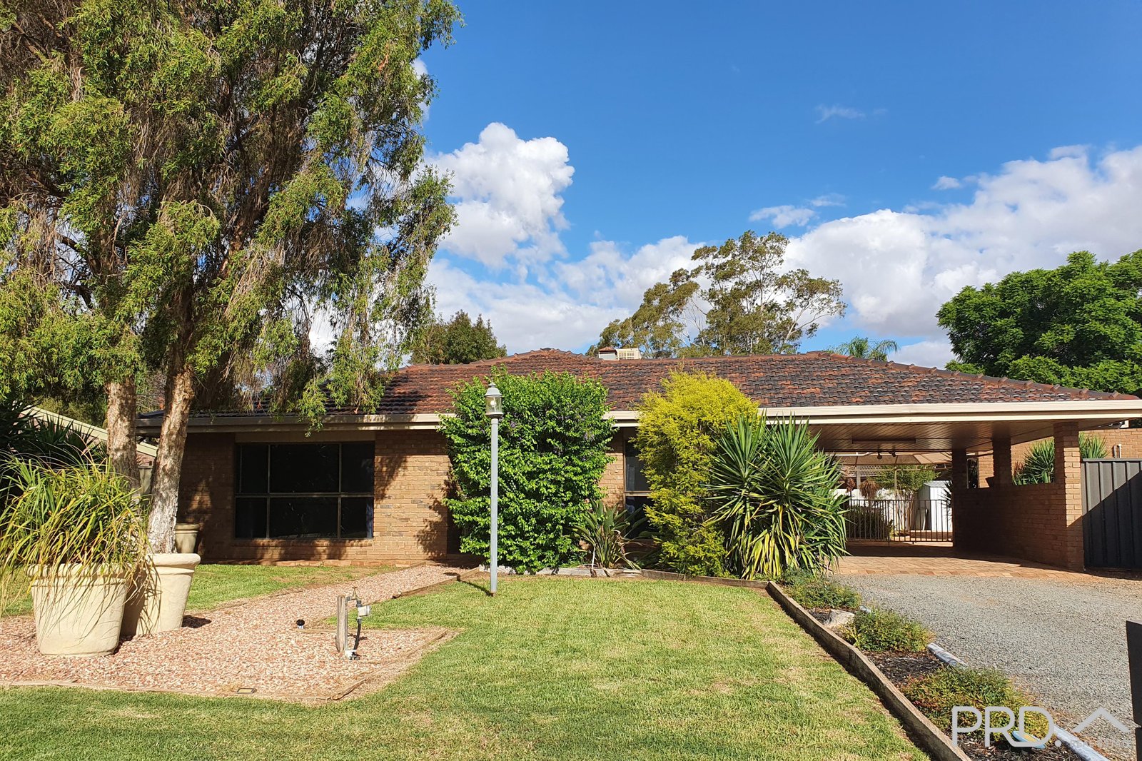 2 Karingal Court IRYMPLE 2