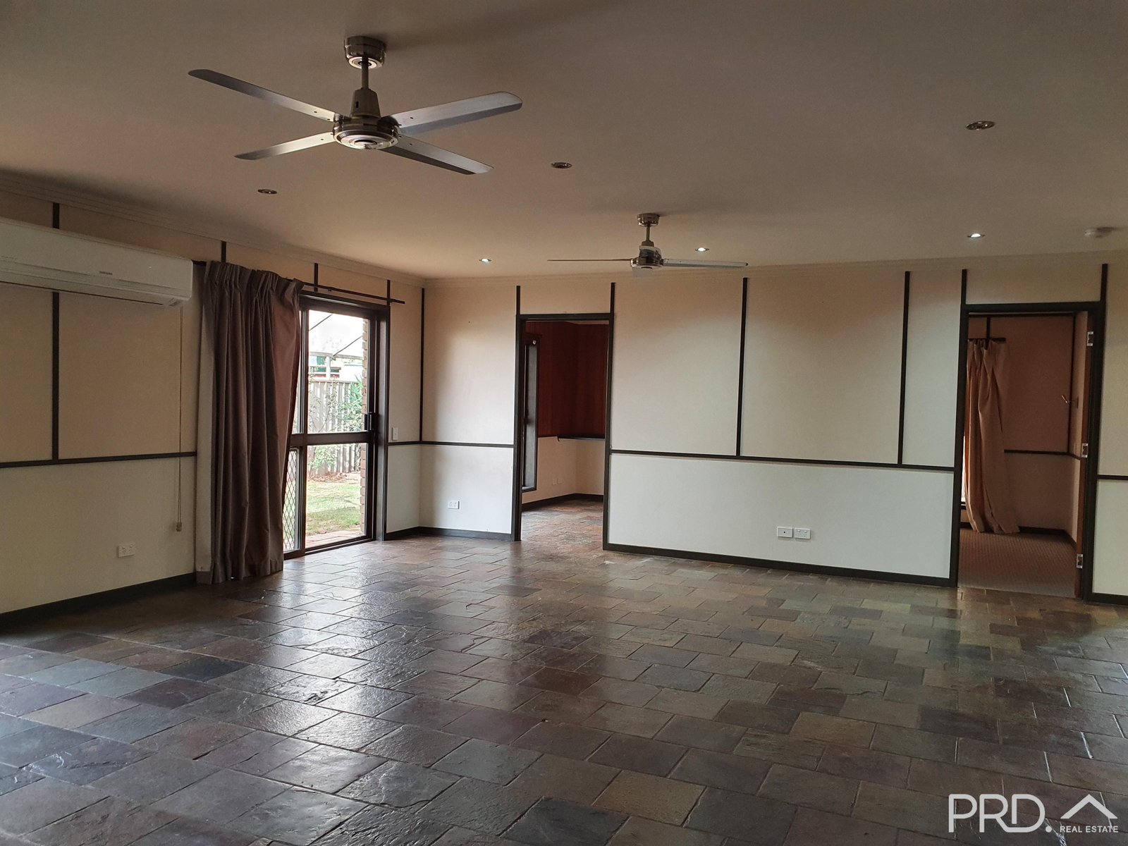 2 Karingal Court IRYMPLE 4