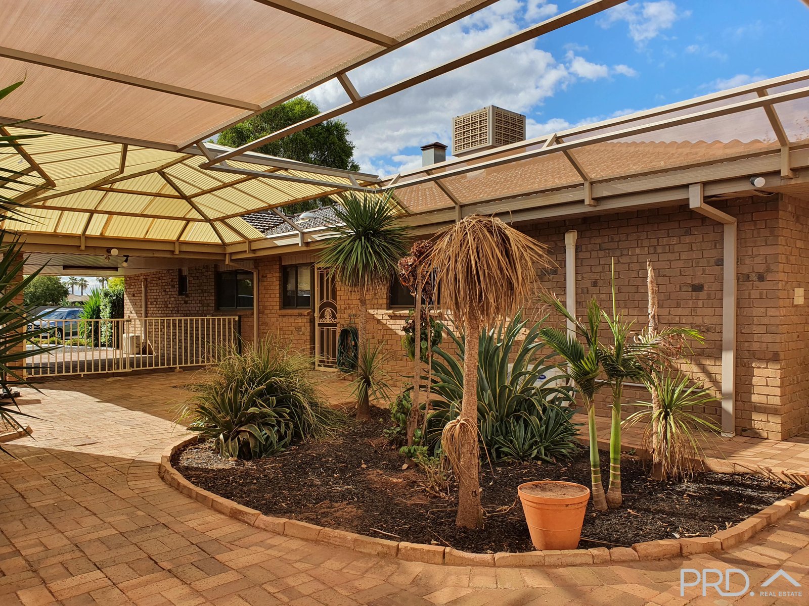 2 Karingal Court IRYMPLE 12