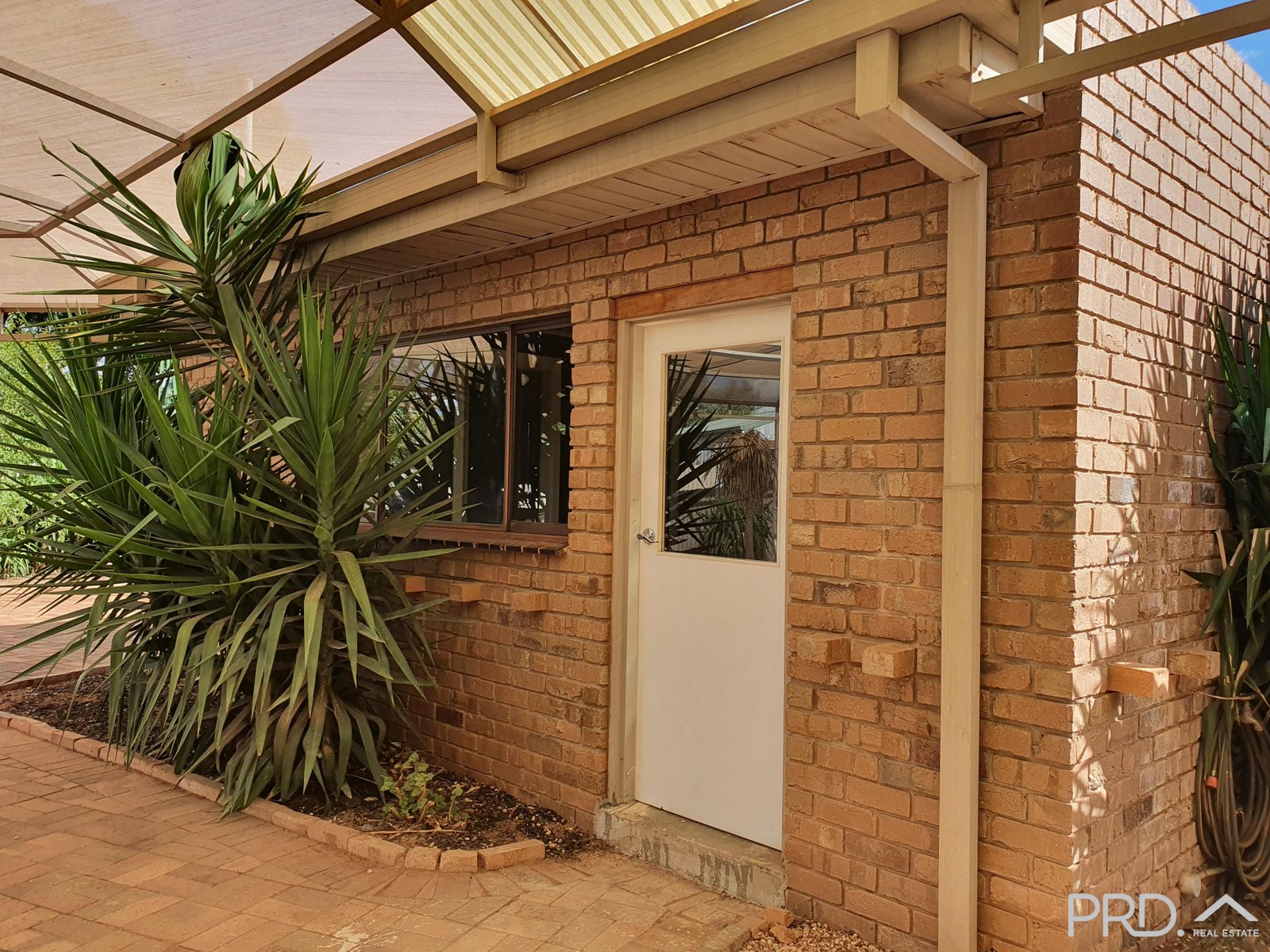 2 Karingal Court IRYMPLE 16