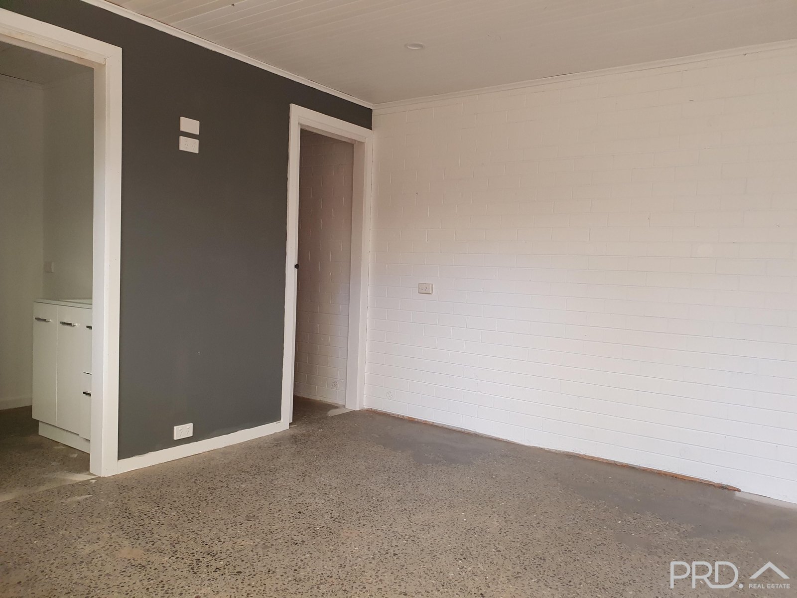 2 Karingal Court IRYMPLE 17