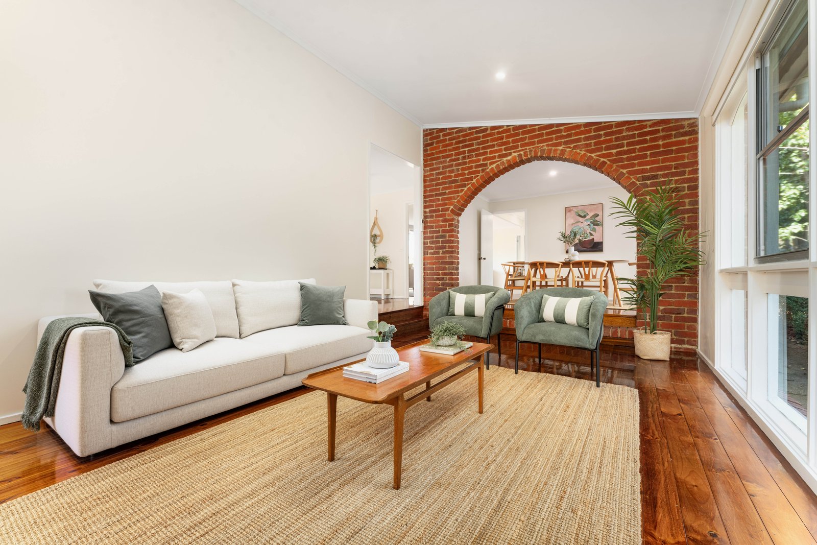 Real Estate and Property in 2 Kathryn Crescent, Woodend, VIC