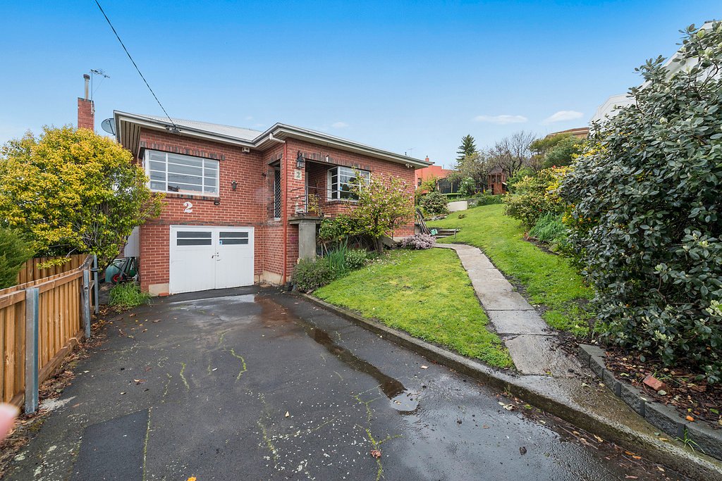 2 Kelvin Avenue MOONAH 1