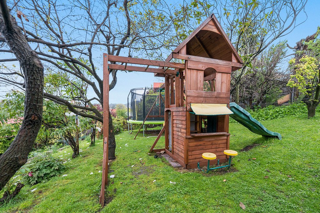 2 Kelvin Avenue MOONAH 14