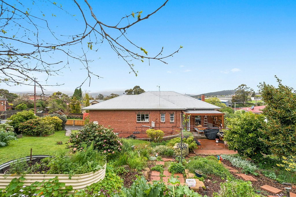 2 Kelvin Avenue MOONAH 15