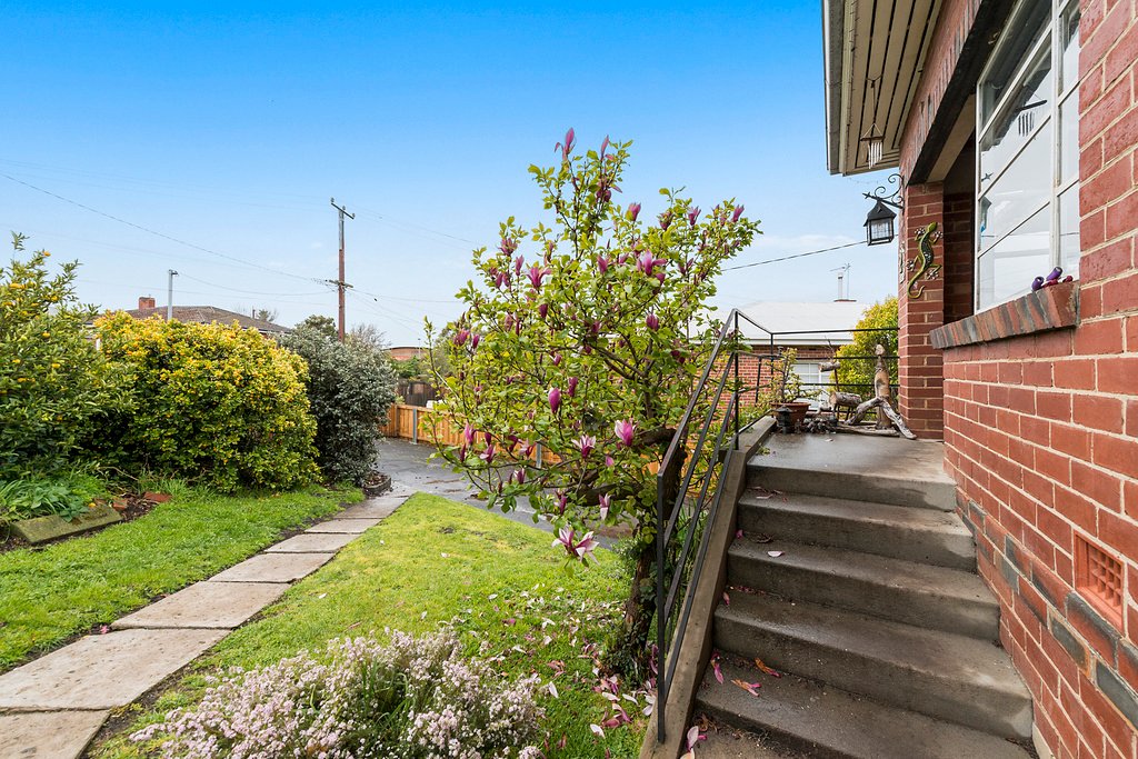 2 Kelvin Avenue MOONAH 17