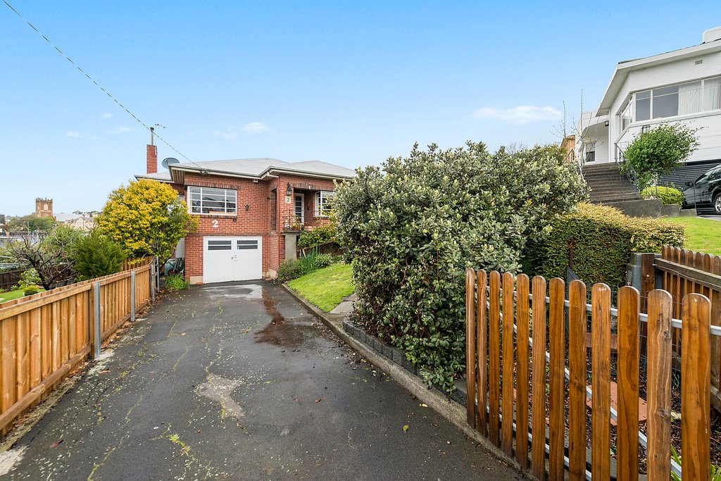 2 Kelvin Avenue MOONAH 18