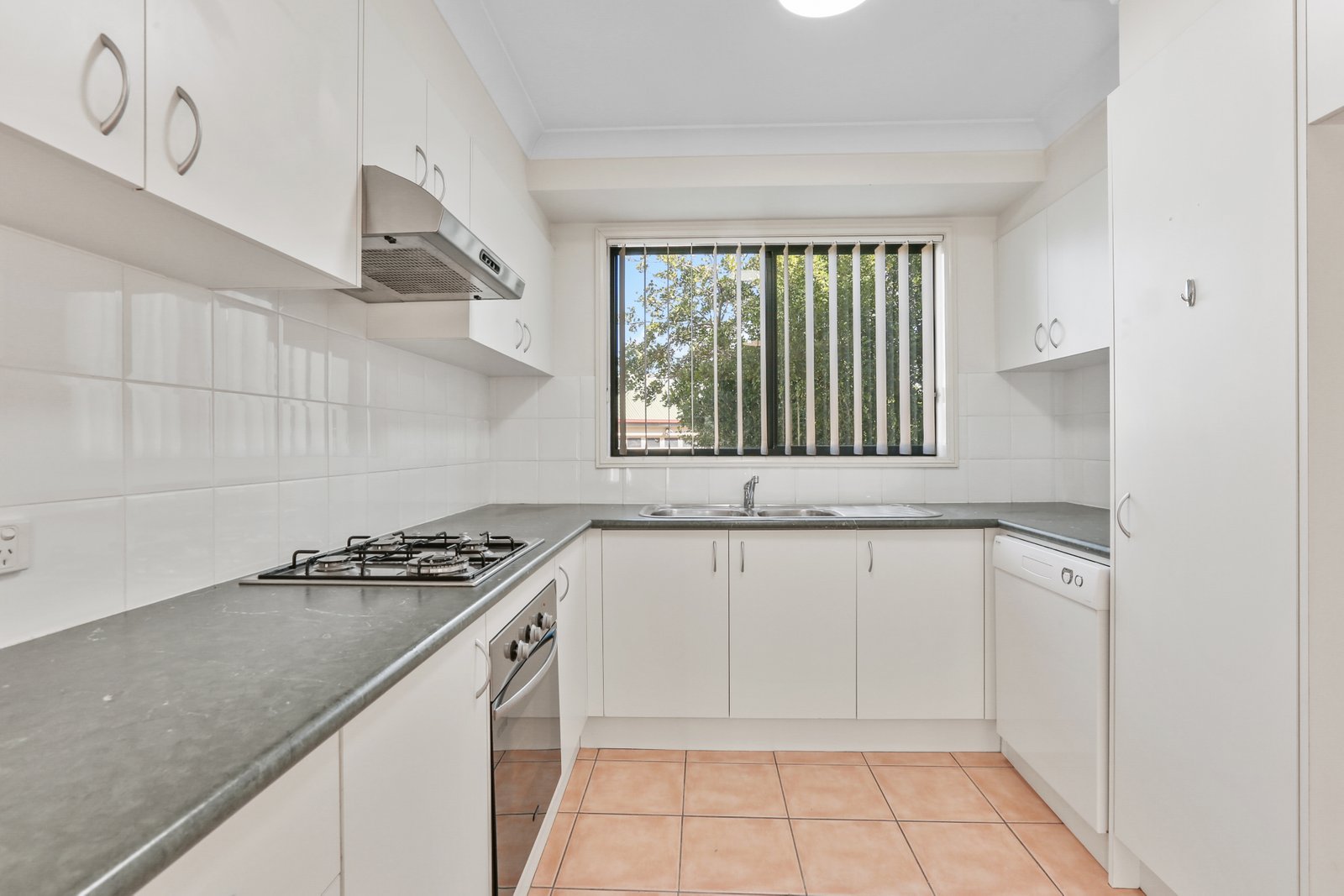 2 Kensington Lane DAPTO 3